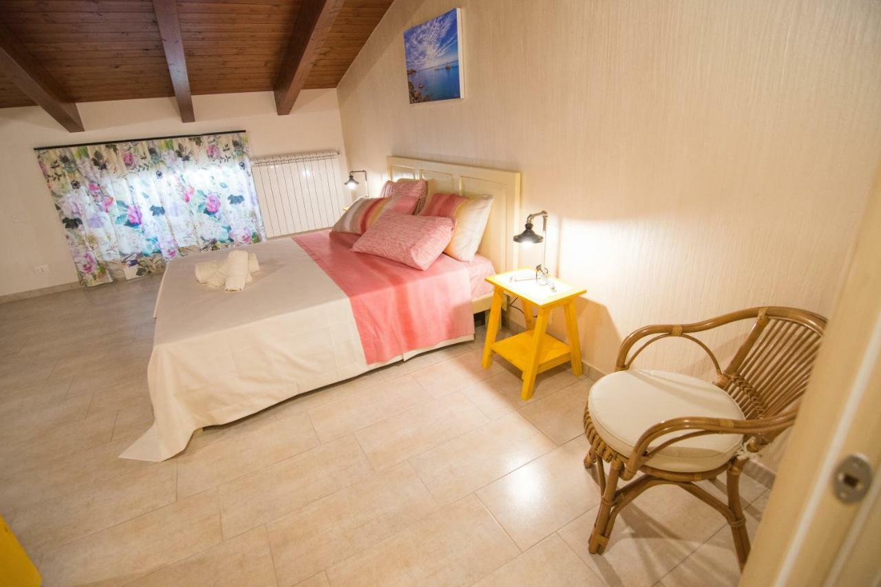 ヴァスト Le Mansardine Bed & Breakfast エクステリア 写真