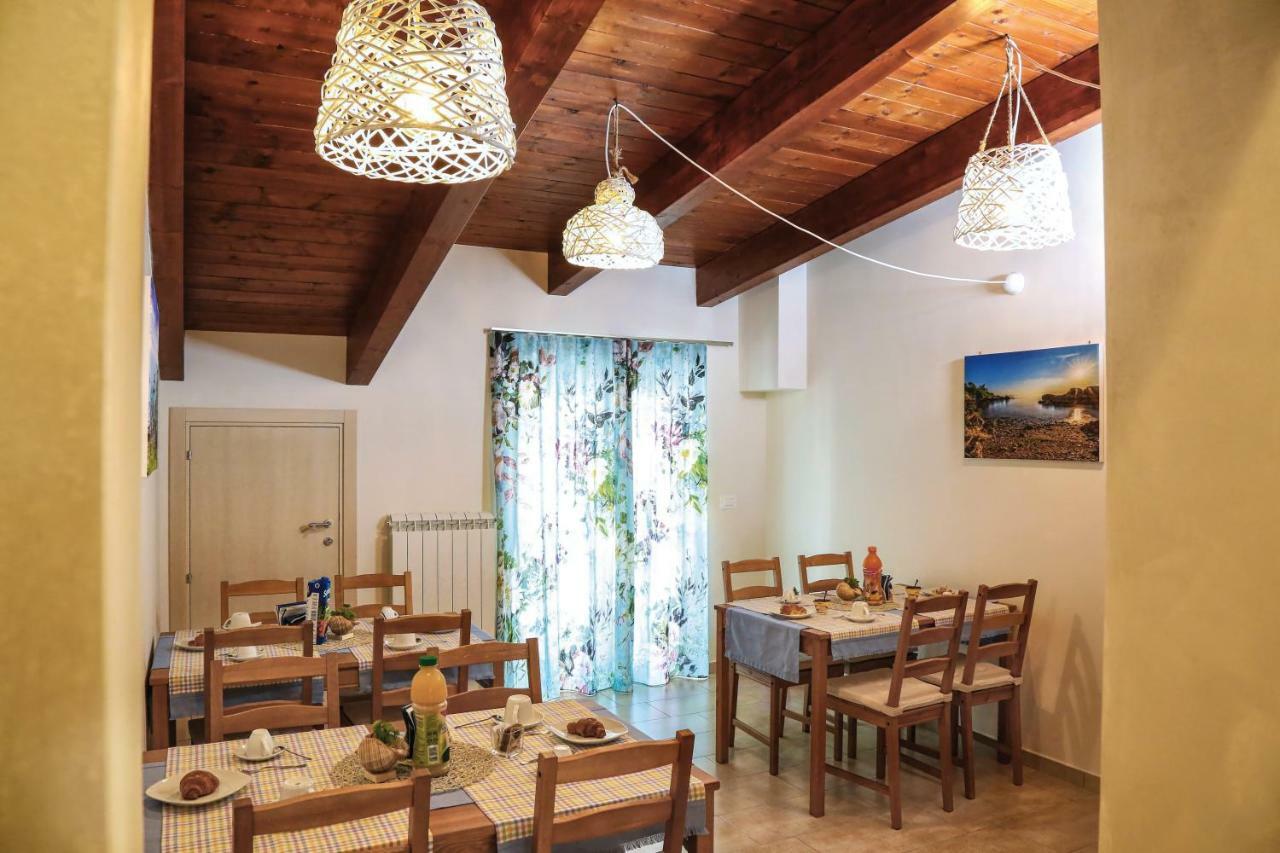ヴァスト Le Mansardine Bed & Breakfast エクステリア 写真
