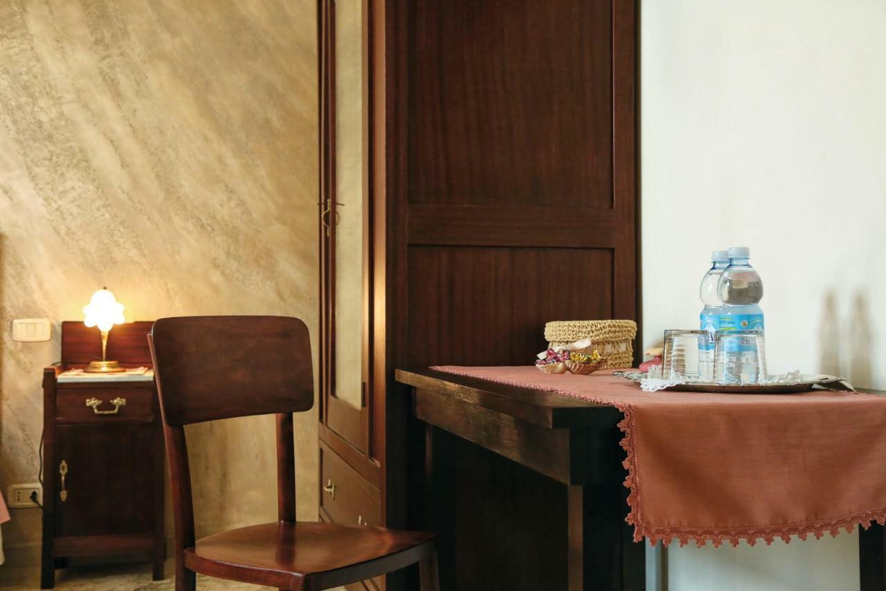 ヴァスト Le Mansardine Bed & Breakfast エクステリア 写真