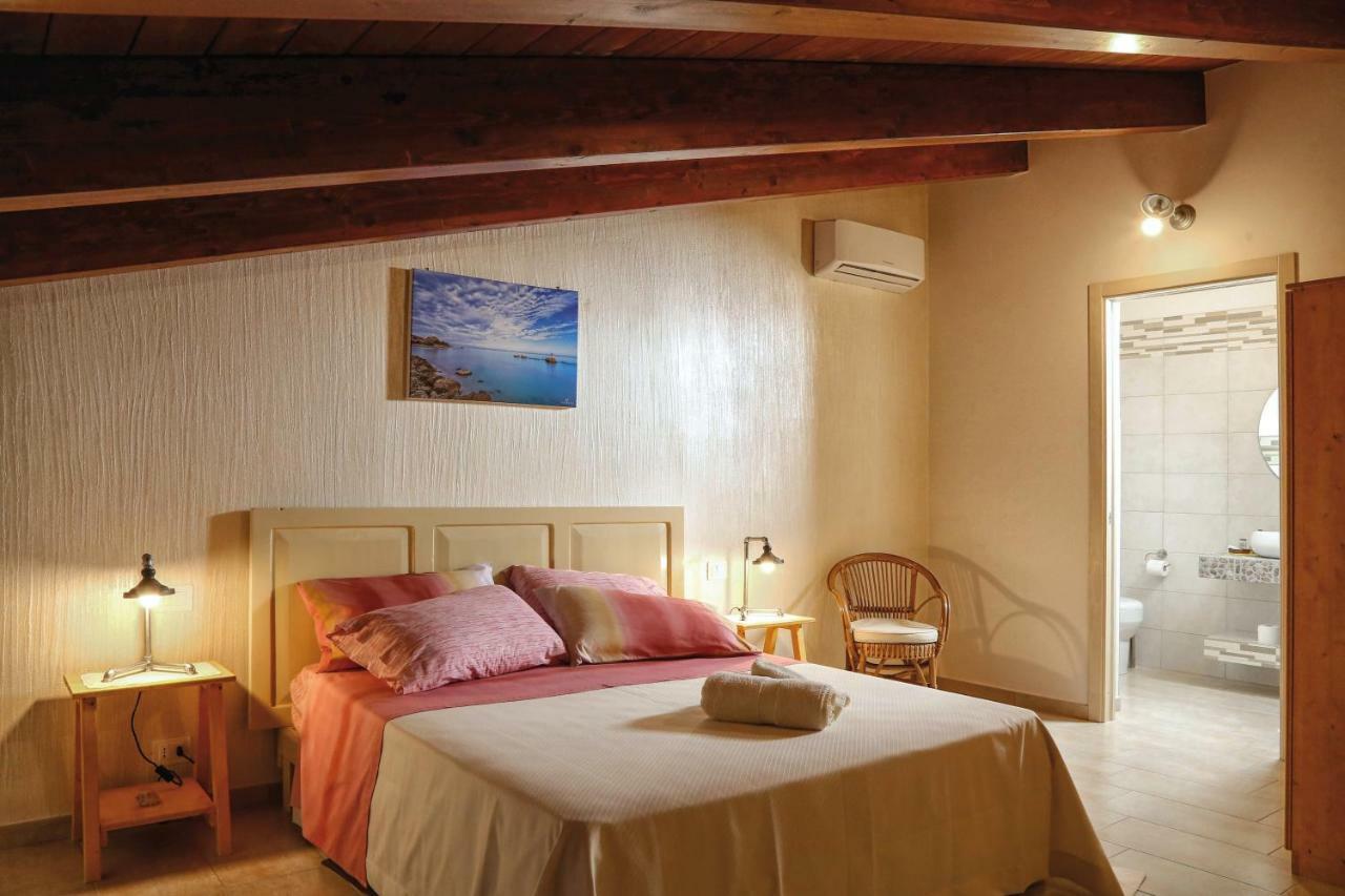 ヴァスト Le Mansardine Bed & Breakfast エクステリア 写真