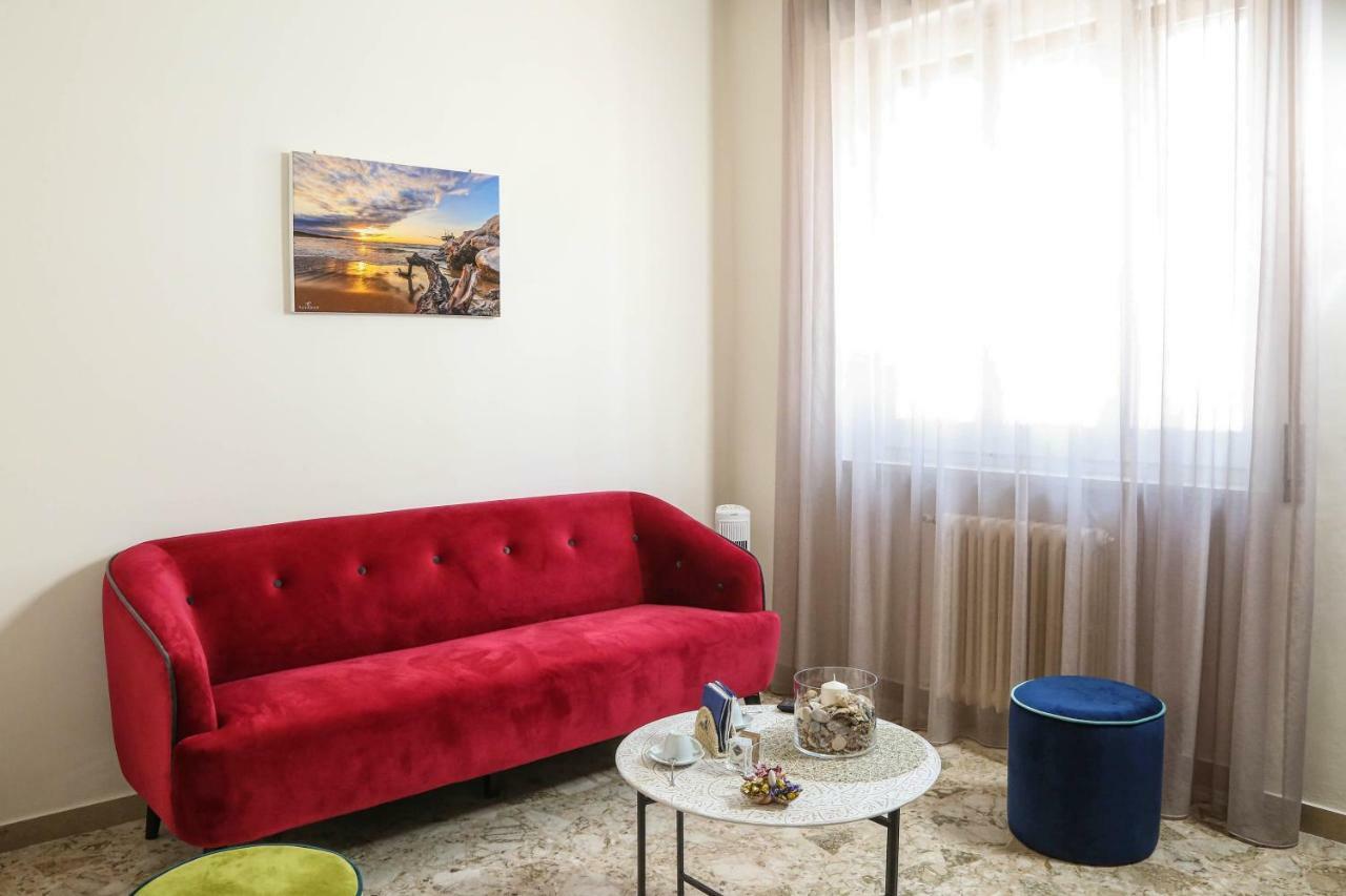 ヴァスト Le Mansardine Bed & Breakfast エクステリア 写真